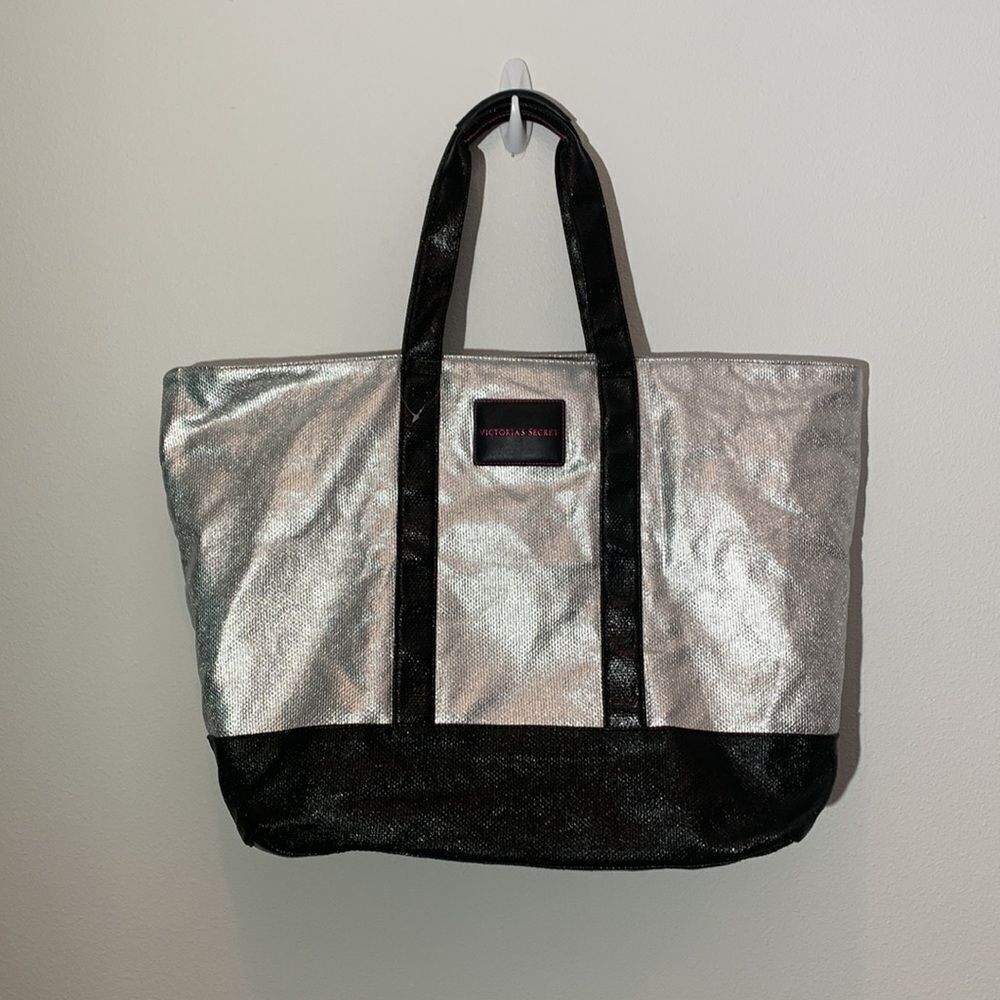 VICTORIA’S Secret tote bag in black & metallic silver zip top back slip pocket